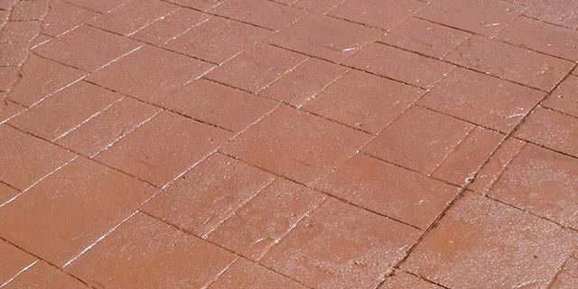 imprinted concrete drive cleaning